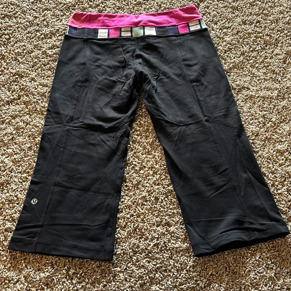 lululemon capri lounge pants